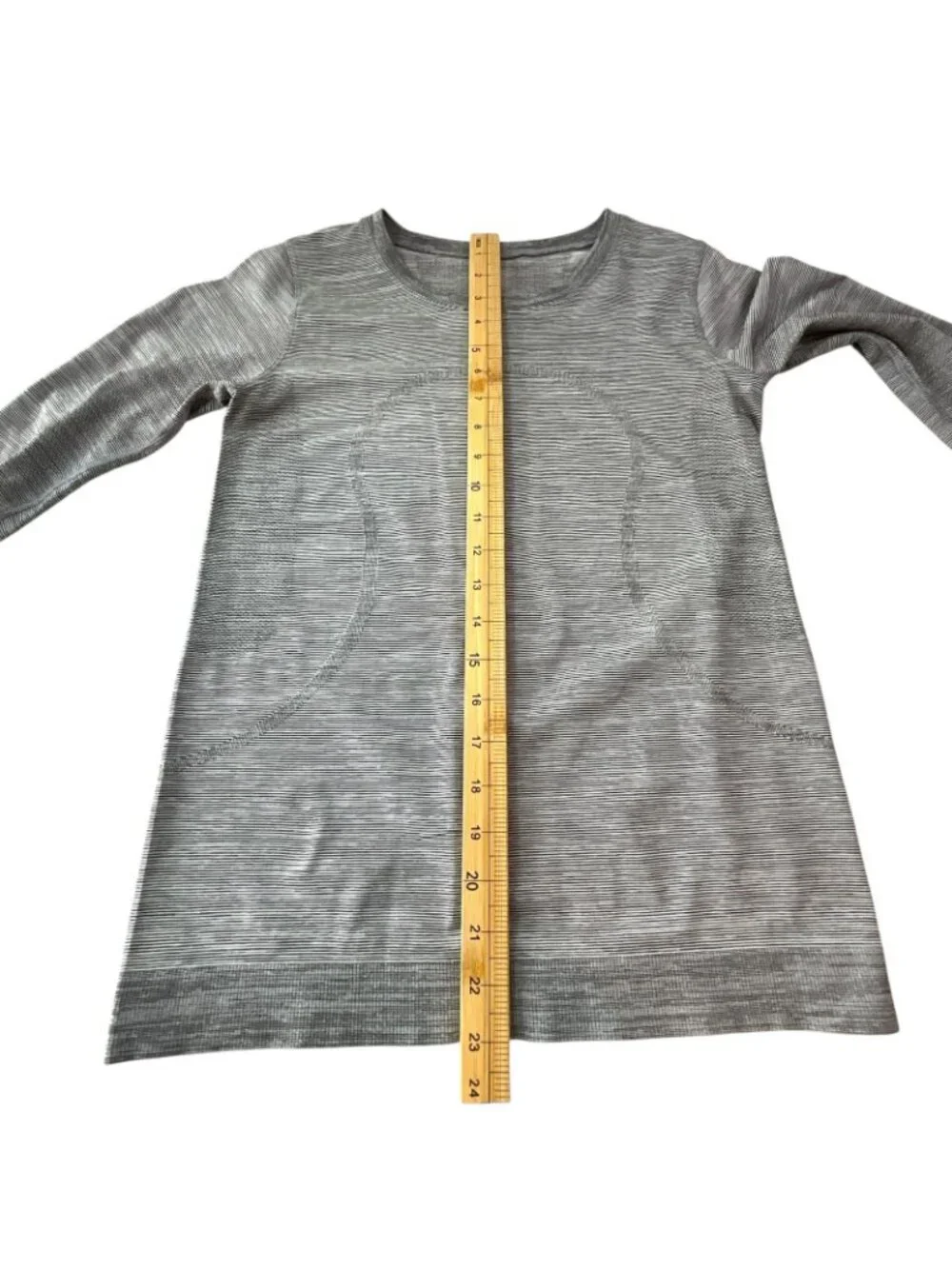 Lululemon Swiftly Tech Long Sleeve Top Womens 4 Gray Stripe T Shirt Running